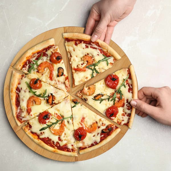 Bambuinen pizzalautanen, 2 kpl, leivinpaperilla