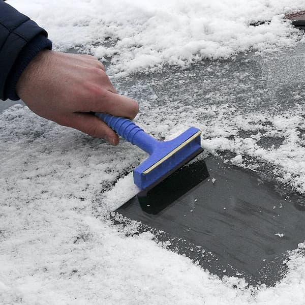 Isskrapa med mässingsblad