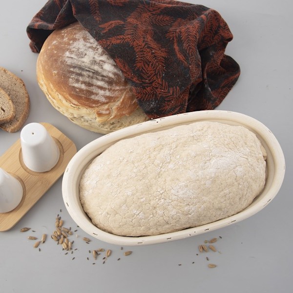 Leipäkori itse leivotun leivän käymiseen ja säilytykseen