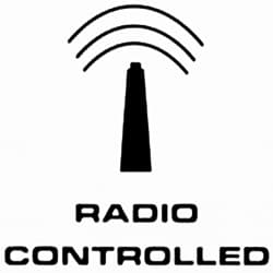 Suuri musta radio-ohjattava seinäkello Ø31cm