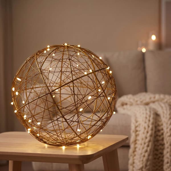 30 cm guldfärgad LED-dekorkula – varmvit ljuskula