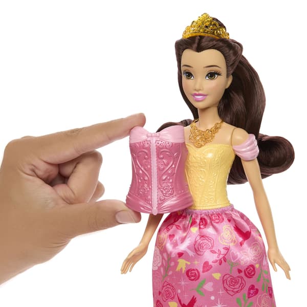 Belle-dockset med gul balklänning och rosa te-outfit