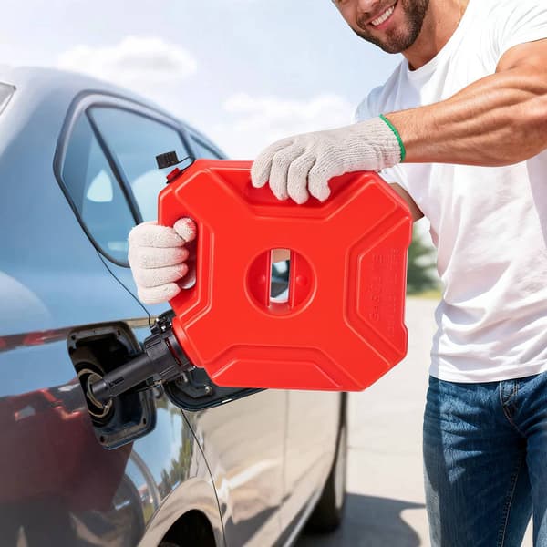 5L bensindunk med pip och låsbart fäste, röd