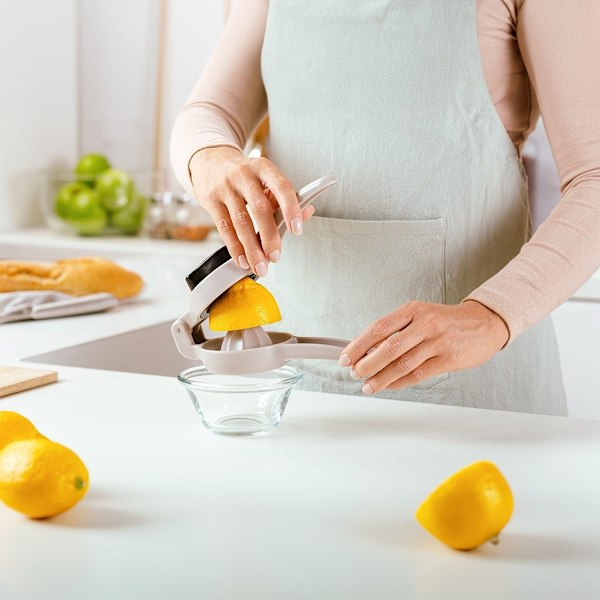 Manuell citrusjuicer med knopp MISTY 22,5x7 cm