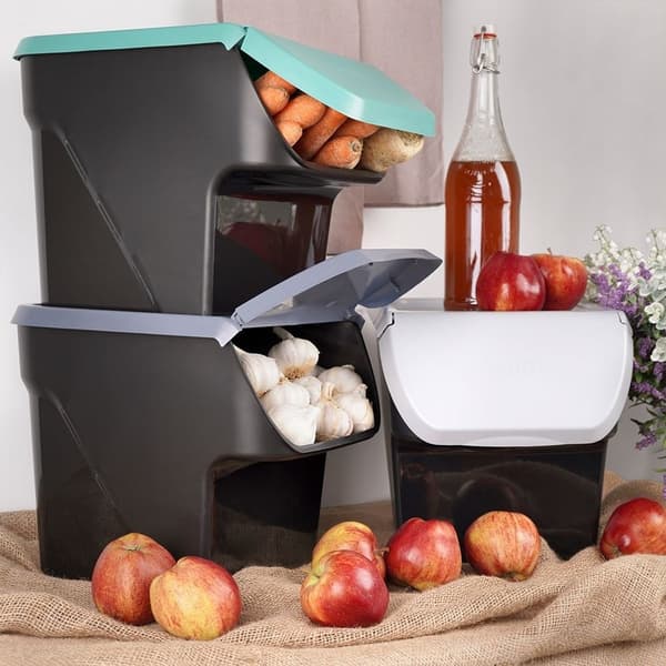 Plastbehållare med öppningsbart lock för frukt och grönsaker