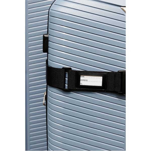 Resepaket med nackkudde, flaskor, etikett, rem, mask