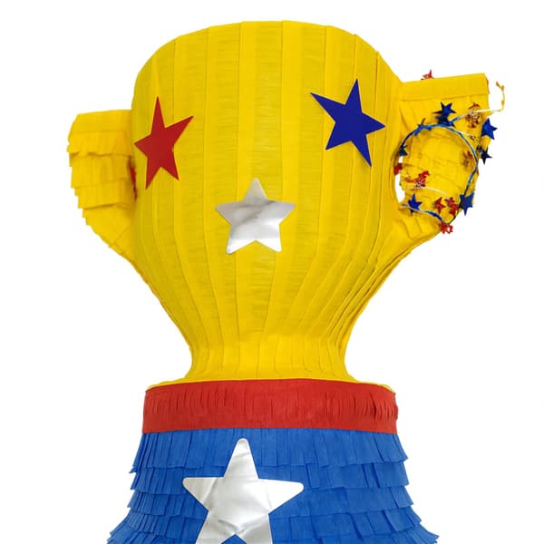 Trofee Piñata -setti kepillä ja silmänaamiolla