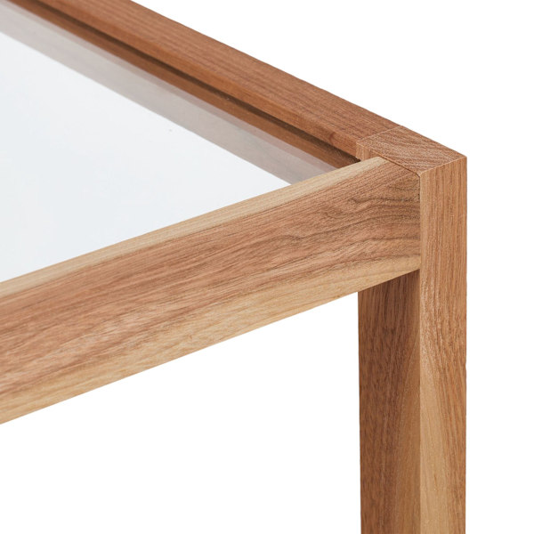 Sidebord i valnød med glashylde