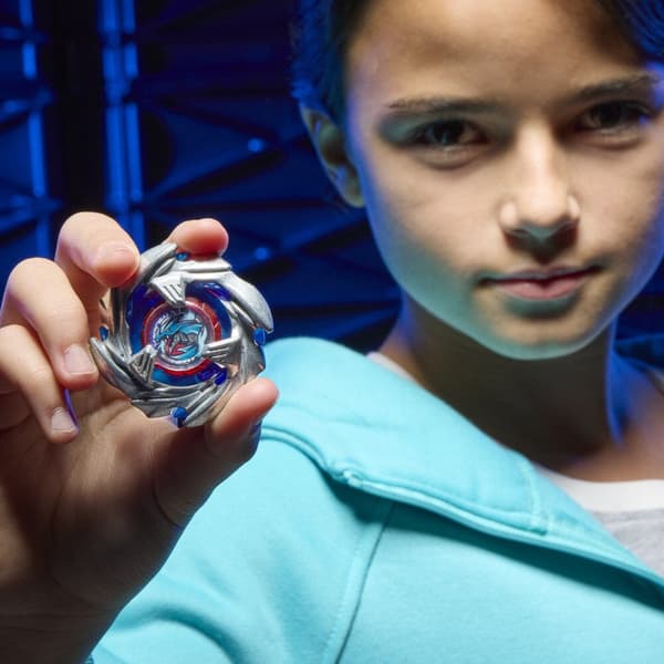 Beyblade Premium Sæt med Cobalt Dragoon Top og Launcher