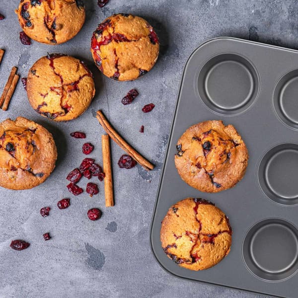 Sæt med 12 muffinsforme i sæt af 2