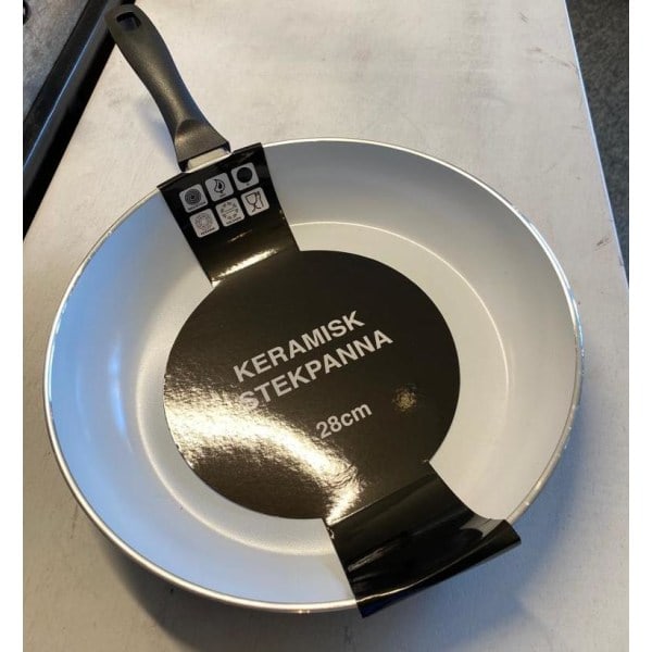 REMAKE Stilful stegepande 28 cm med keramisk belægning, egnet til induktion Sort
