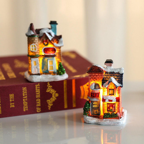 Naievear Julepynt Lysende Udsmykning i Europæisk Stil Mikrolandskab Fadet Miniaturehus Figur Display til Hjem D