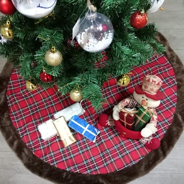 122cm Juletræsplysstof Tæppe Pynt Snemand Julemand Klar Dekoration til Hjemmet Julefest Dekoration (Tartan)