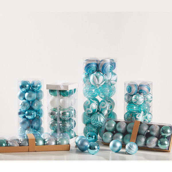 Gyllene julgranskulor, julgransdekorationer, plastdekorationer