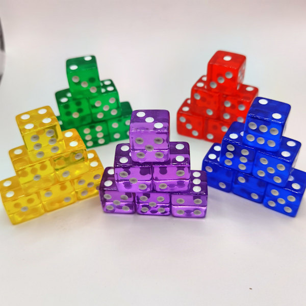 50 värillistä läpinäkyvää noppaa, 16 mm, 6 sivua ja 5 väriä