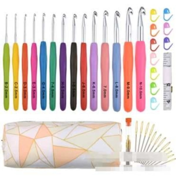 CE013 - Set med 14 st. virknålar pluss stickmarkörer, måttband etc. Rosa one size