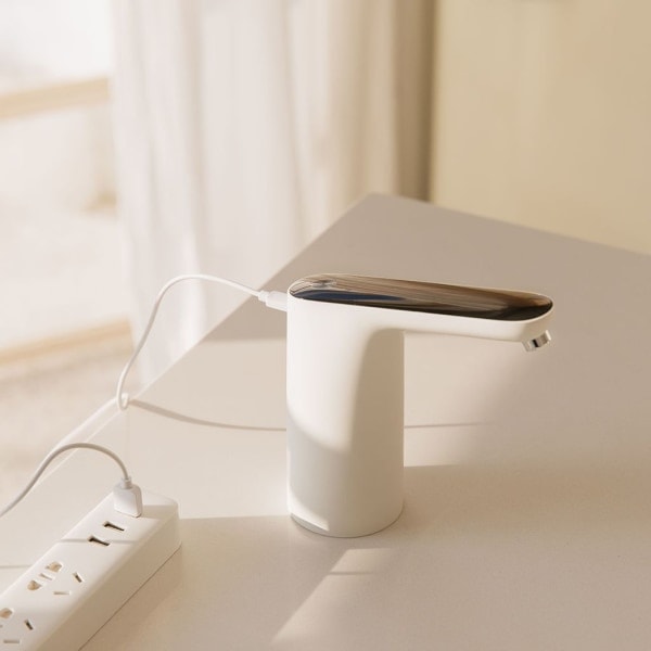 Automatisk USB-minivattenpump från sladdlös laddningselektrifierare