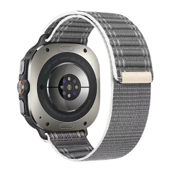 Stilfuld Nylon Armbånd til Samsung Galaxy Watch Ultra - 22mm Grå Grå