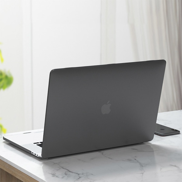 Kannettavan tietokoneen kuori näppäimistön suojuksella ja pölytulpalla Macbook Air 13.6” A2681 Svart Sort