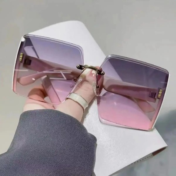 2024 Hot  Women Bling Trendy Rimless Solbriller i Bulk Factory Direct Engros fra Kina C2 8810