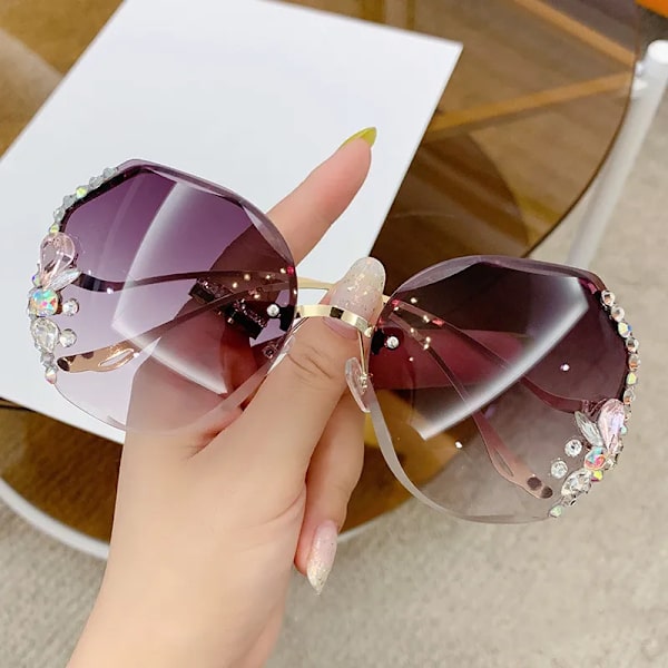 2024 Luksusmuotisuunnittelija Mukautettu 2024 Aurinkolasit Naiset Sävyt Kehyksetön Leikkauslinssi Aurinkolasit Timantti Aurinkolasit C6 Fashion Sunglasses