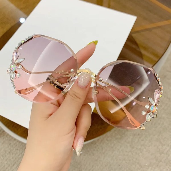 2024 Luksus Designer Fashion Custom 2024 Solbriller Kvinder Skygger Rammeløse Skærende Linse Solbriller Diamant Solbriller C7 Fashion Sunglasses