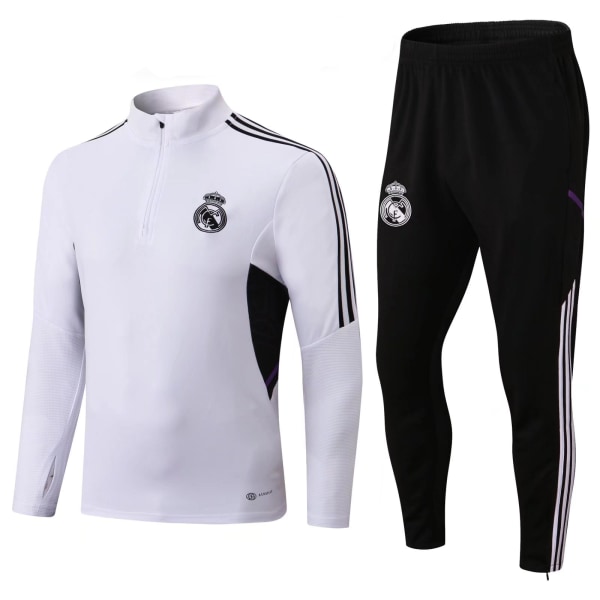 23-24 Real Madrid Hvid Langærmet Sort Shorts Trøjesæt XL