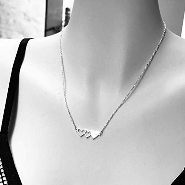 3 kpl titaaniteräskaulakorua, Three Sisters of Hearts -kaulakoru Silver