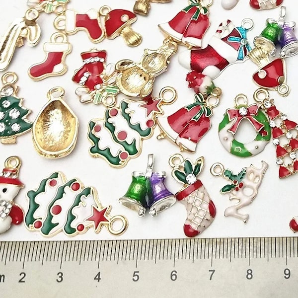 Masse blandet juleophæng i metal, emalje, charms, ornamenter, perler til armbånd, øreringe, smykkefremstilling, juletræspynt MULTI MULTI 50pcs Ocean Mixed