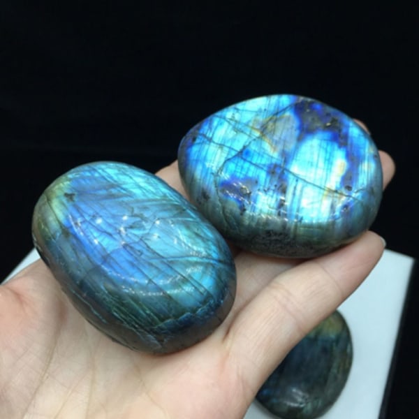 Labradorite palm stone Natural labradorite moonstone 5-6CM