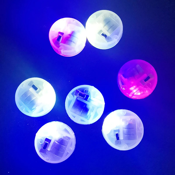 10 stk. DIY LED-lyssæt DIY små lysende lys mini batterilampe til dukke RGB