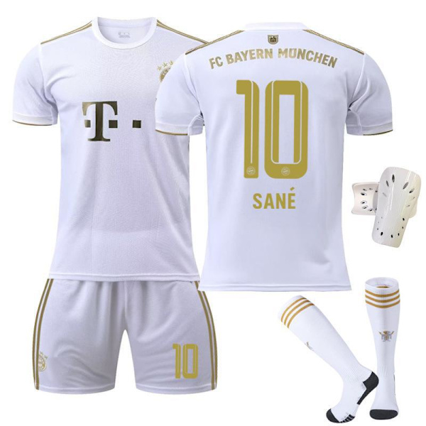 22-23 Bayern borta vit nr 17 Mane 6 Kimmich 4 De Ligt 25 Muller 10 Sane fotbollströja No. 10 w/ Socks & Gear M