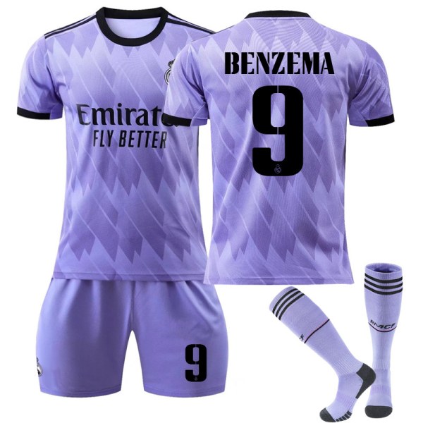 22-23 Real Madrid borta lila nr 9 Benzema 14:e gången jubileumsupplagan 20 Vinicius 10 Modric Size 9 with socks XXXL