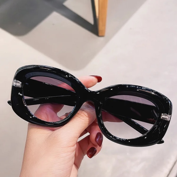 9617 Latest Small Plastic Sunglasses For Women UV400 Oval Shades Fashion Sunglasses 2024