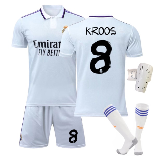 22-23 Real Madrid hemma nr 7 Mbappe tröja nr 10 Modric 9 Benzema Vinicius fotbollsdräkt Size 8 with socks + protective gear #22