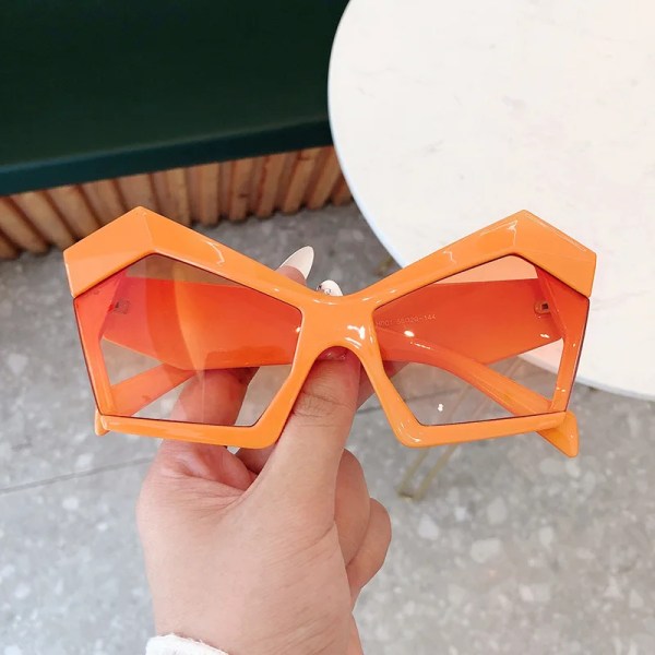 2024 Unike Butterfly Kvadratiske Kattøye Solbriller Kvinner Nytt Merke Gradient Elegant Stor Ramme Solbriller Kvinnelige Uregelmessige Skygger C4 Fashion Glasses