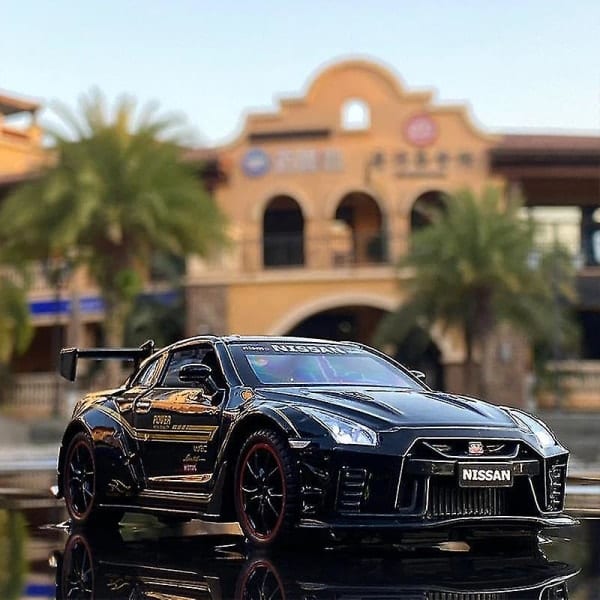 1:32 Nissan GTR R35 Diecast Metallleketøybil (Svart)