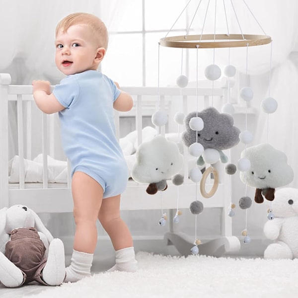 Mobil med sky-dukke i træ til baby med filtbolde