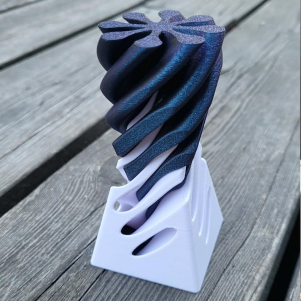 Umulig pyramide passthrough skulptur, pass through pyramide fidget leketøy, 3D umulig pyramide pass through angst lindring leketøy Blue Black