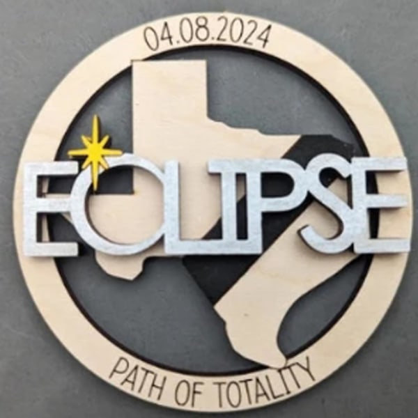 2024 Solar Eclipse Ornament: Træminde med Path of Totality States - Perfekt souvenir til Eclipse Party, Inkluderer 12 stater 11