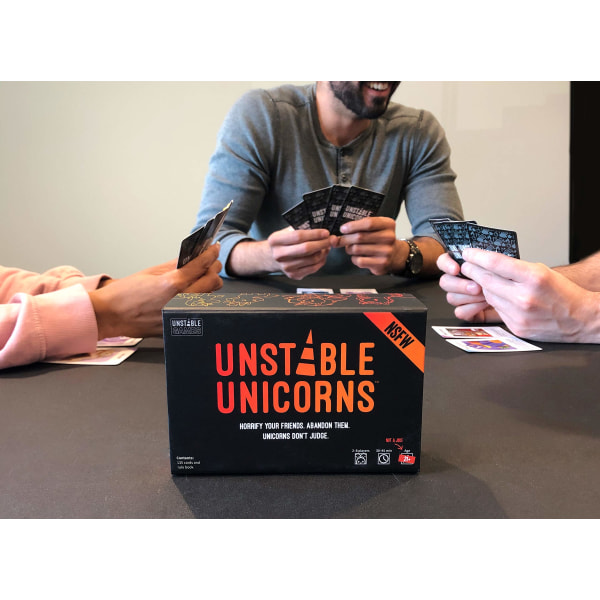 Instable Unicorns Card Game - Ett strategiskt kortspel och sällskapsspel för vuxna och tonåringar white