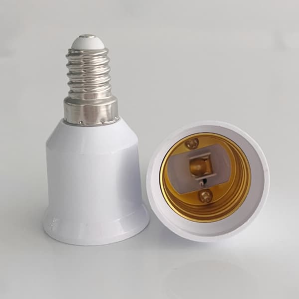 Hot tilbud til lav pris! 4x Sokkeladapter - E14 til E27 Sokkelkonverter - FA6 - Glad