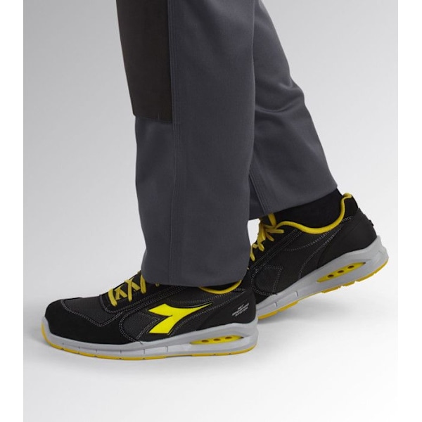 Låga säkerhetsskor DIADORA RUN NET AIRBOX LOW S1P SRC - Svart - Läder - Herr Svart 43