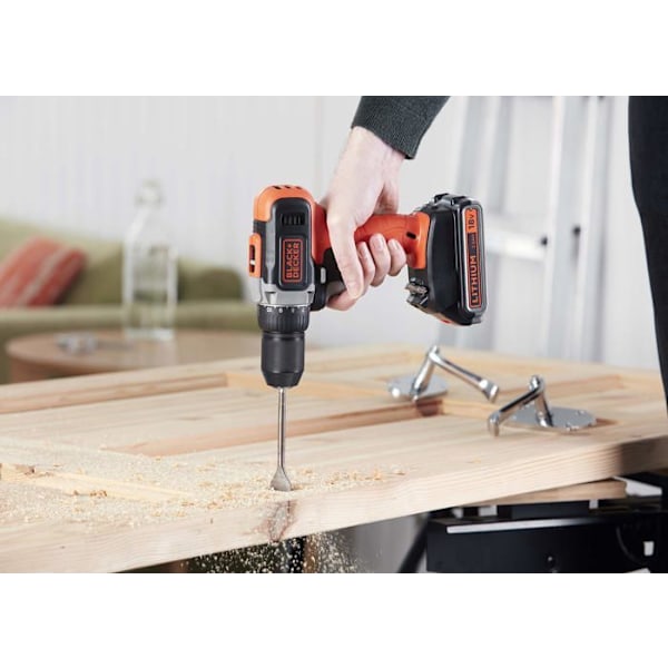 Batteridriven Borrskruvdragare - BLACK+DECKER - BCD002ME2K-QW - 38 Nm - 1400 varv/min - 2 Batterier