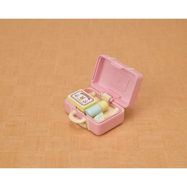 Miniatyrfigur - Mamma Snow Rabbit och hennes helgresväska - SYLVANIAN FAMILIES Flerfärgad