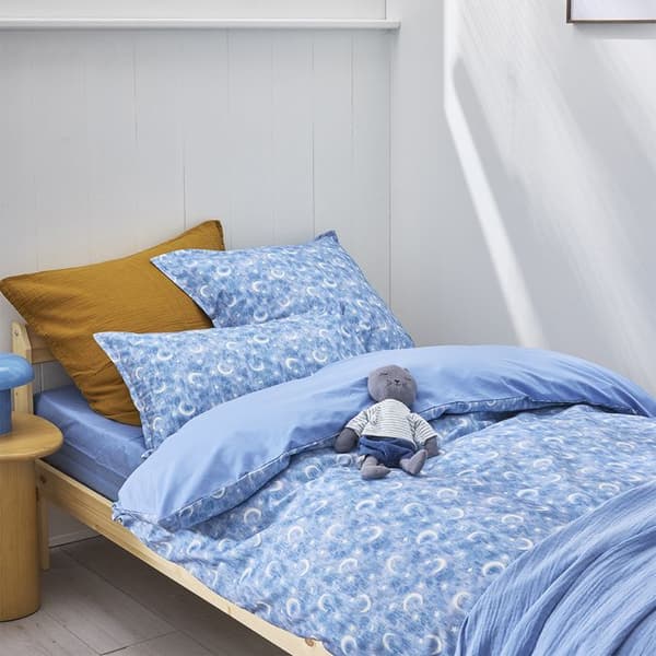 Barnkuddeöverdrag i tryckt percale av bomull, LILLA DRÖMMARE - ESSIX - 65 x 65 cm - Blå Blå