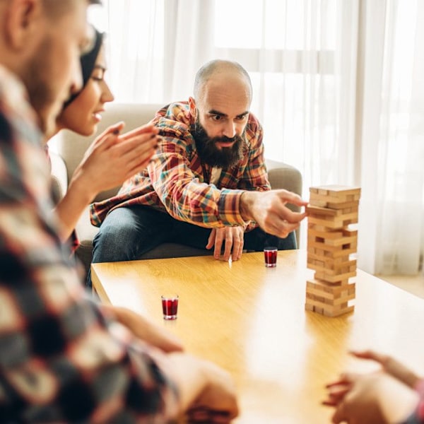 Relaxdays Infernaltorn, drickspel "berusad torn", träspel 60 delar, 4 shotglas, spel för vuxna, naturlig Trä