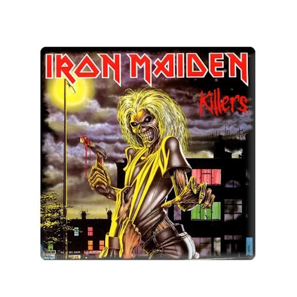 En 7,7 x 7,7 cm magnet av Iron Maiden med mördare.