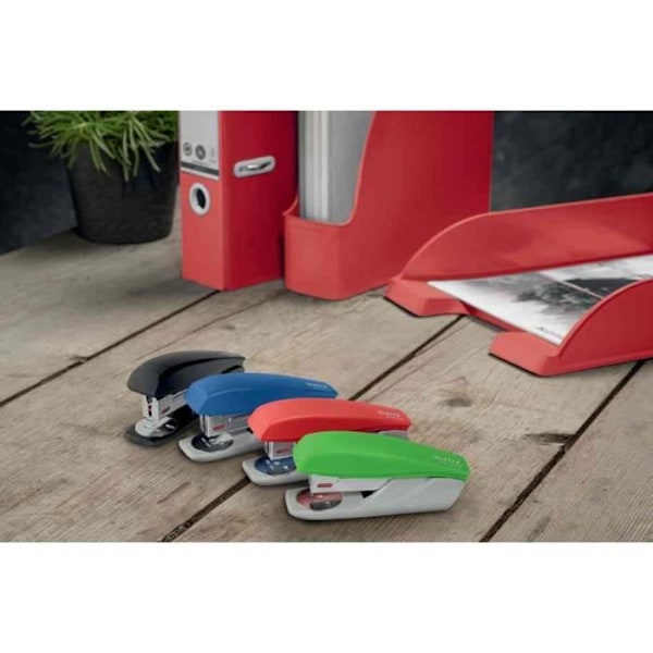 Häftapparat - LEITZ - NeXXt Recycle - Röd - Kapacitet 25 ark - Återvunnet material 96%