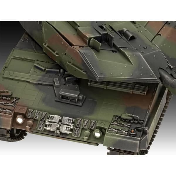 Modell av stridsvagn: 70 år Bundeswehr Leopard 2 A6A2 "Exclusive Edi"